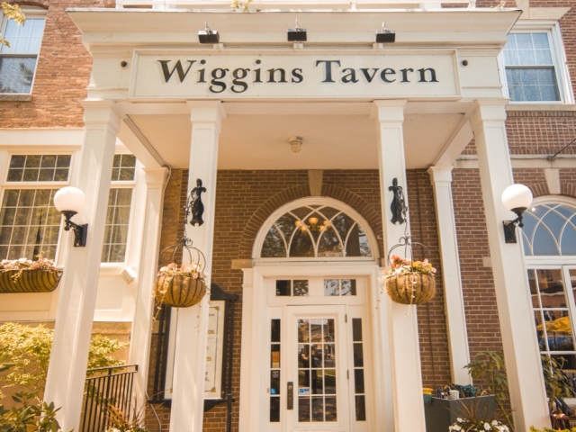 Wiggins Tavern outside entrance